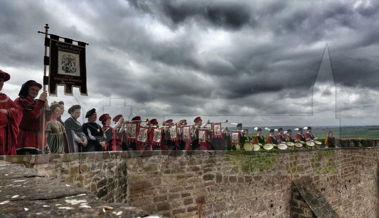 Camera E Appartamento Toscana - B&B Palazzo Robicci Castiglion Fiorentino Kültér fotó